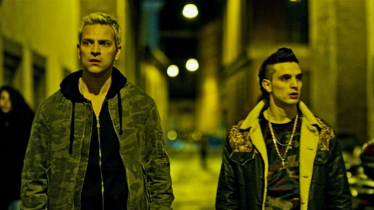 Comment Suburra Blood on Rome s'est terminé - Aureliano et Spadino dans Suburra : Blood on Rome, interprétés respectivement par Alessandro Borghi et Giocomo Ferra.