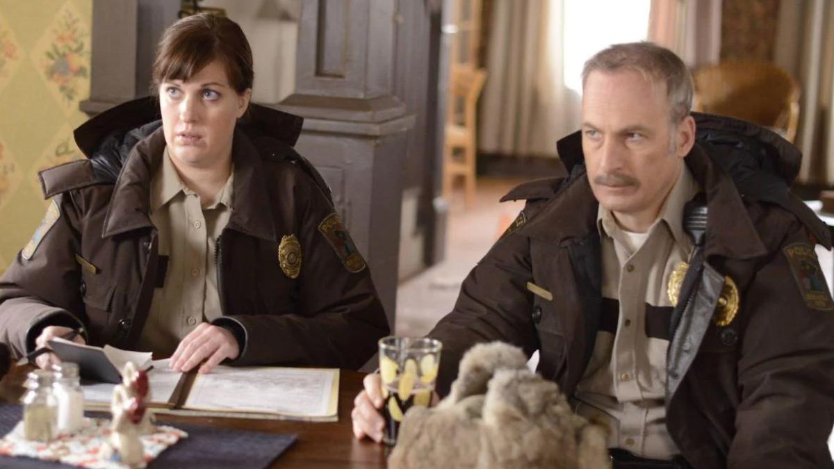 Deux officiers assis à Fargo.