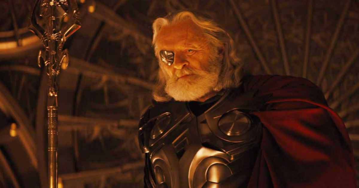 Anthony Hopkins dans le rôle d'Odin dans Thor.