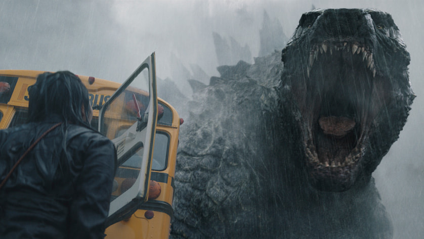 Godzilla crie dans Monarch.  Cette image fait partie d'un article indiquant si Monarch: Legacy of Monsters est canon. 