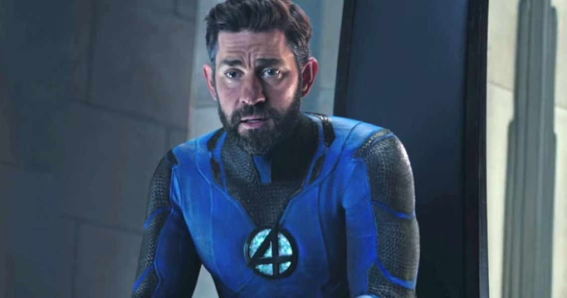 John Krasinski dans le rôle de M. Fantastic.  Cette image fait partie d'un article expliquant pourquoi John Krasinski ne joue-t-il pas M. Fantastic dans Fantastic Four.